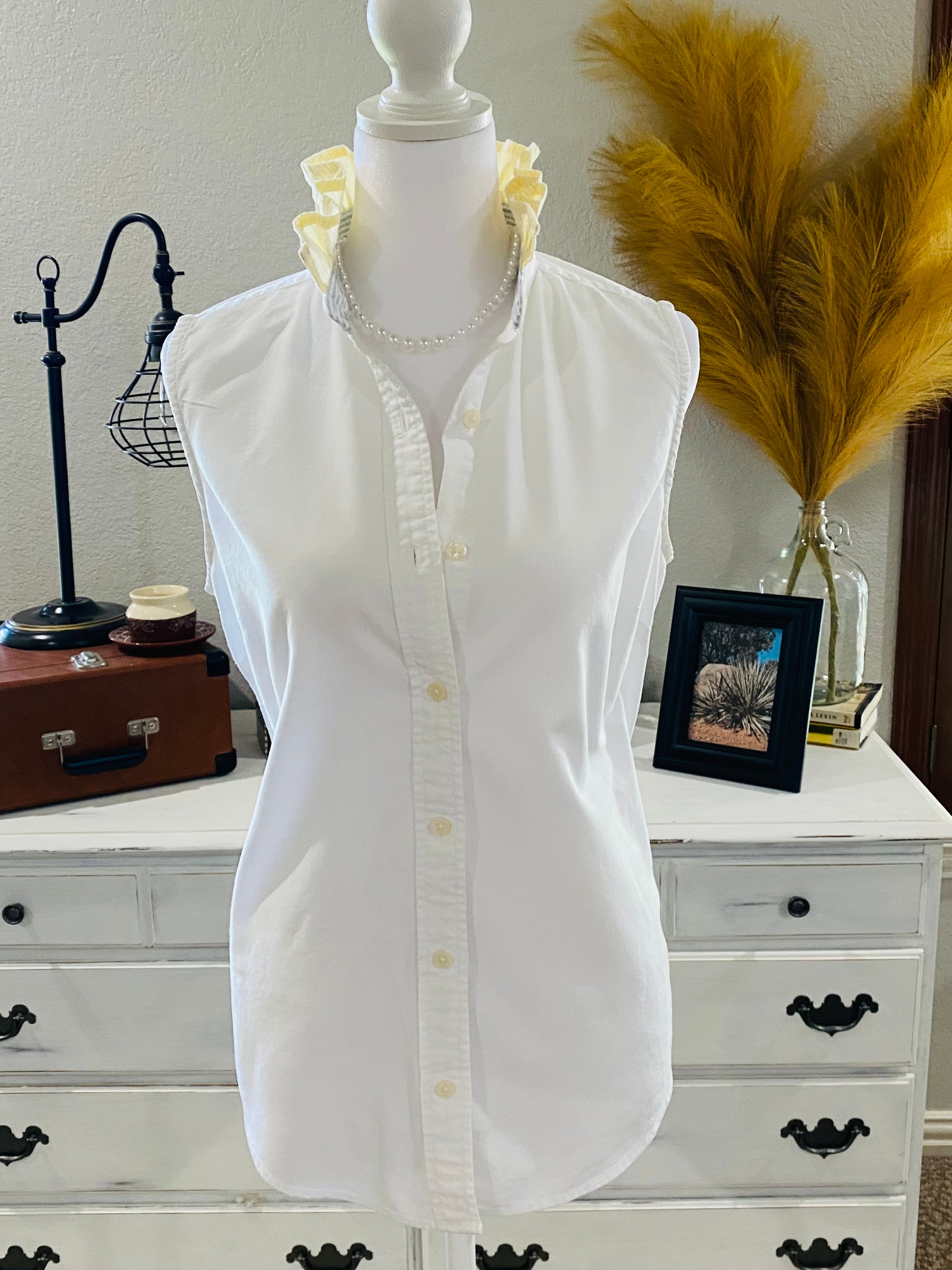Preppy White~ M/L💛💛