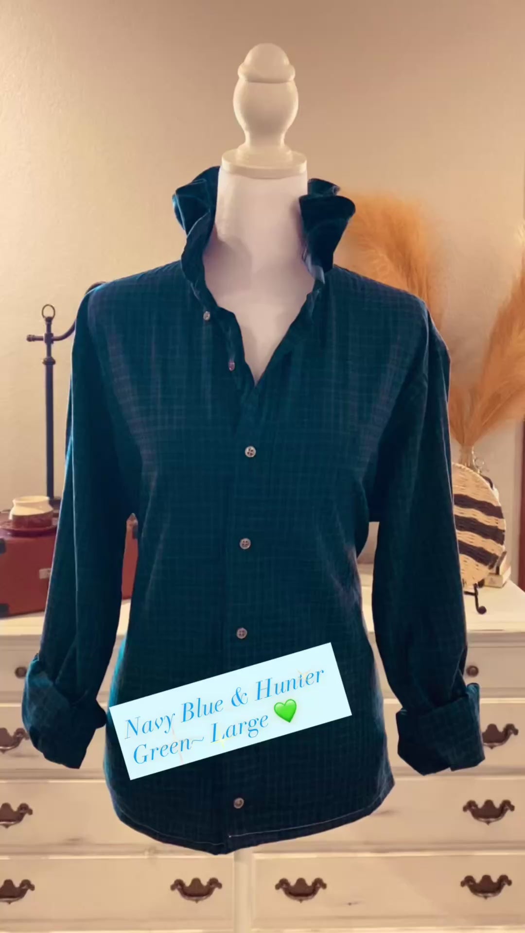Long Sleeve Ruffle~ Large💙💙