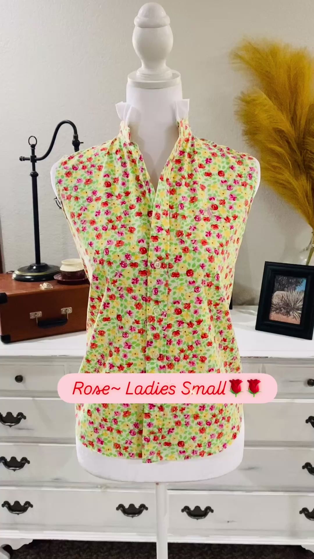 Rose~ Ladies Small 🌹🌹